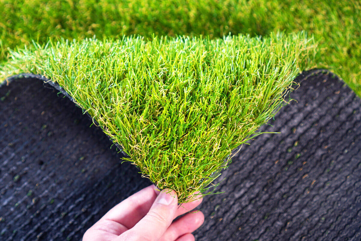 how to cut artificial grass